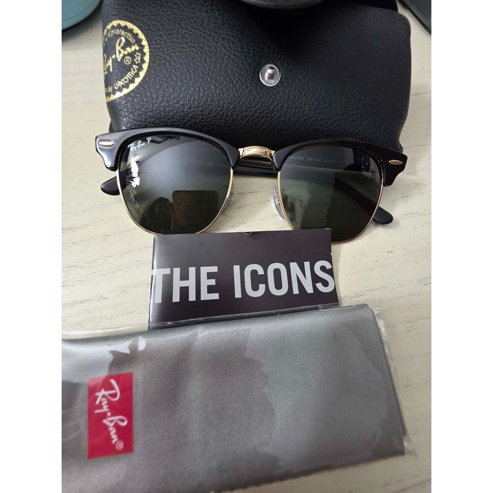 Ray-Ban Clubmaster Classic Polarized Sunglasses RB3016 901/58 51mm